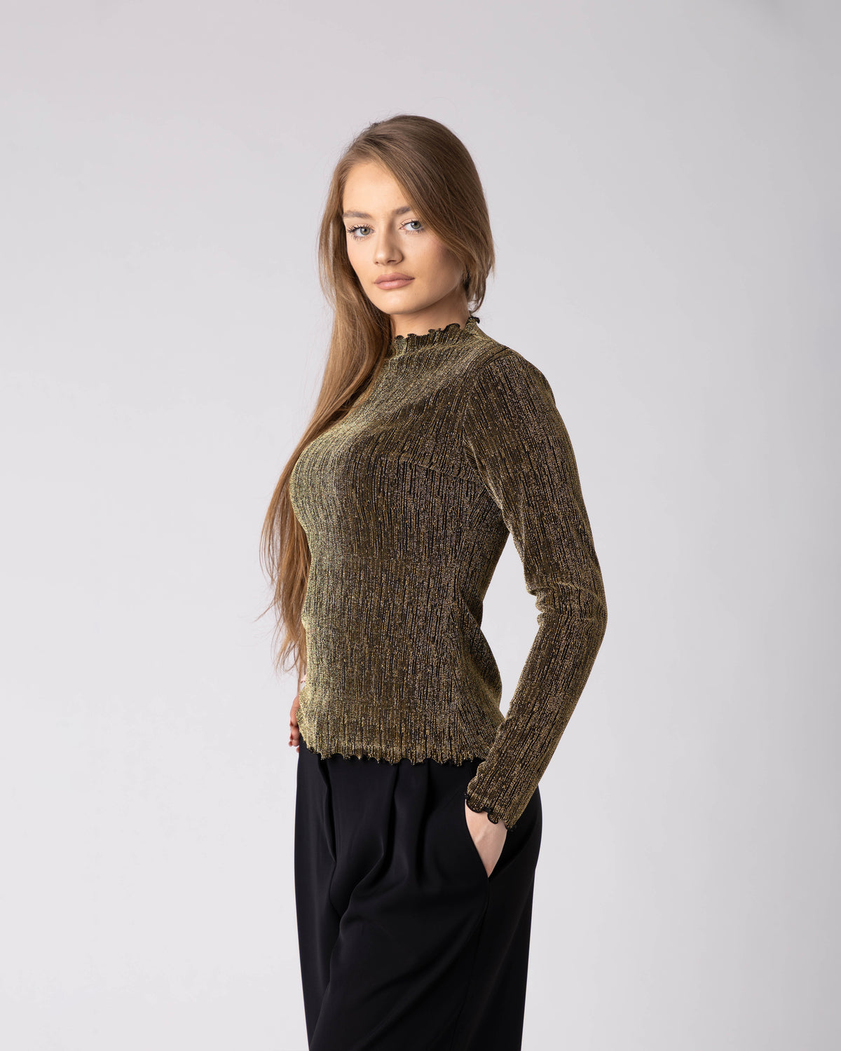 Vira Fitted Top