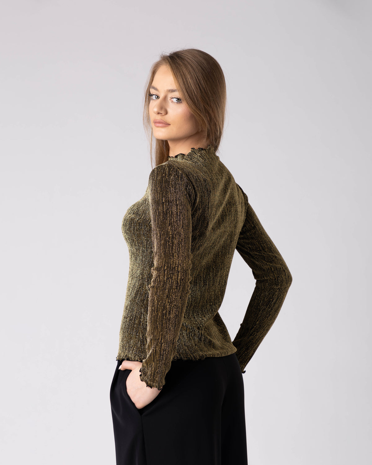 Vira Fitted Top