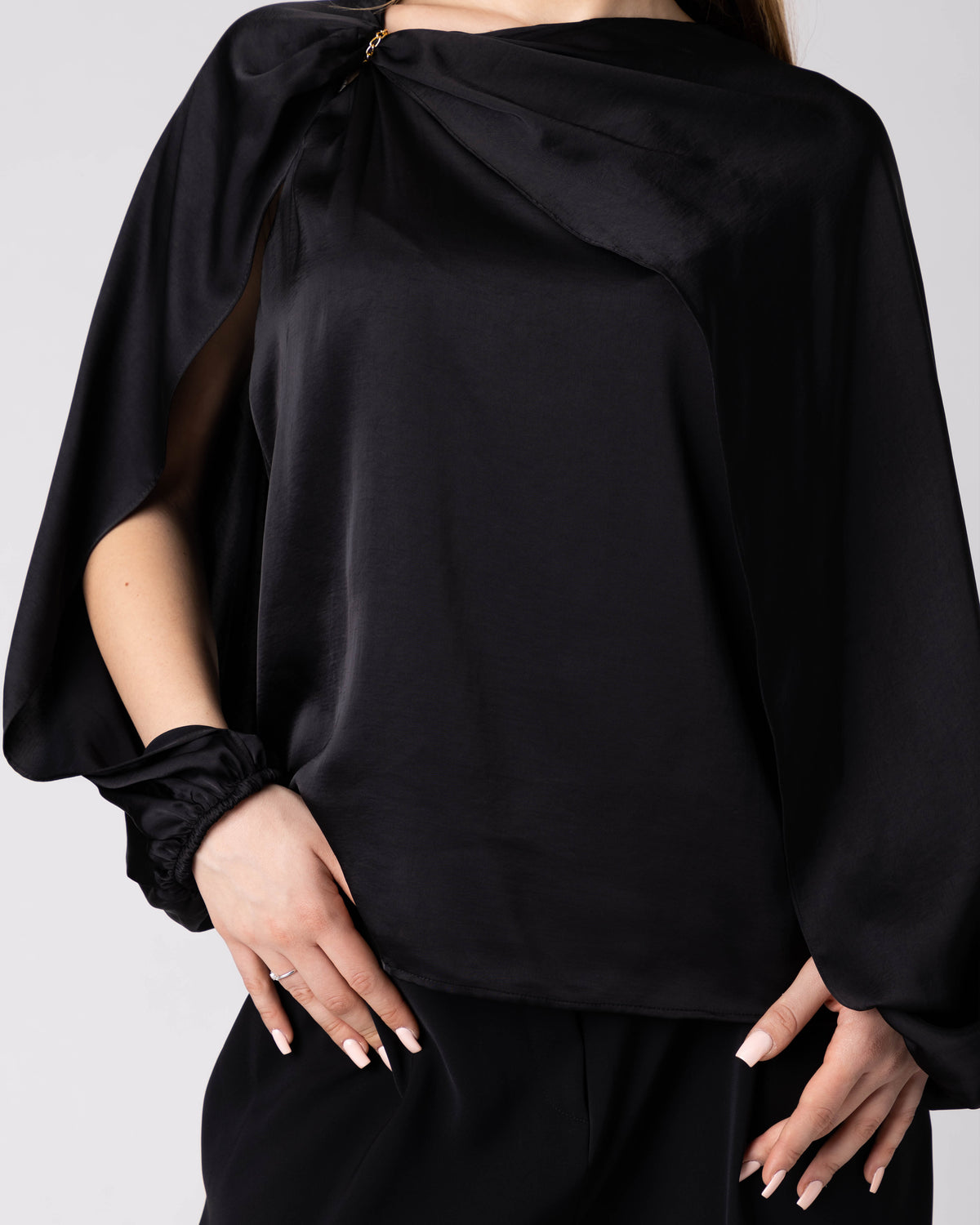 Elyn Elegant Black Shirt