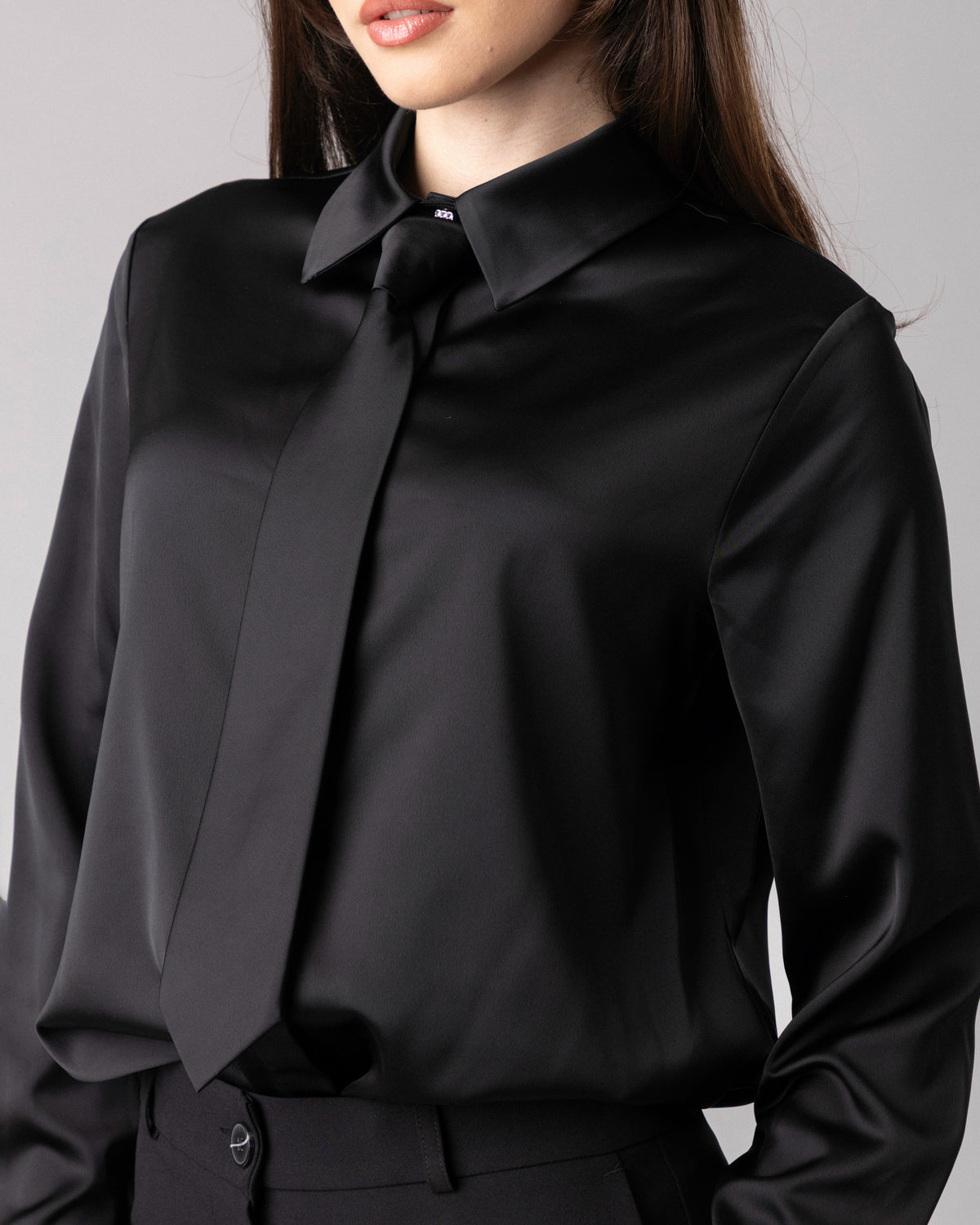 Noirea Shirt