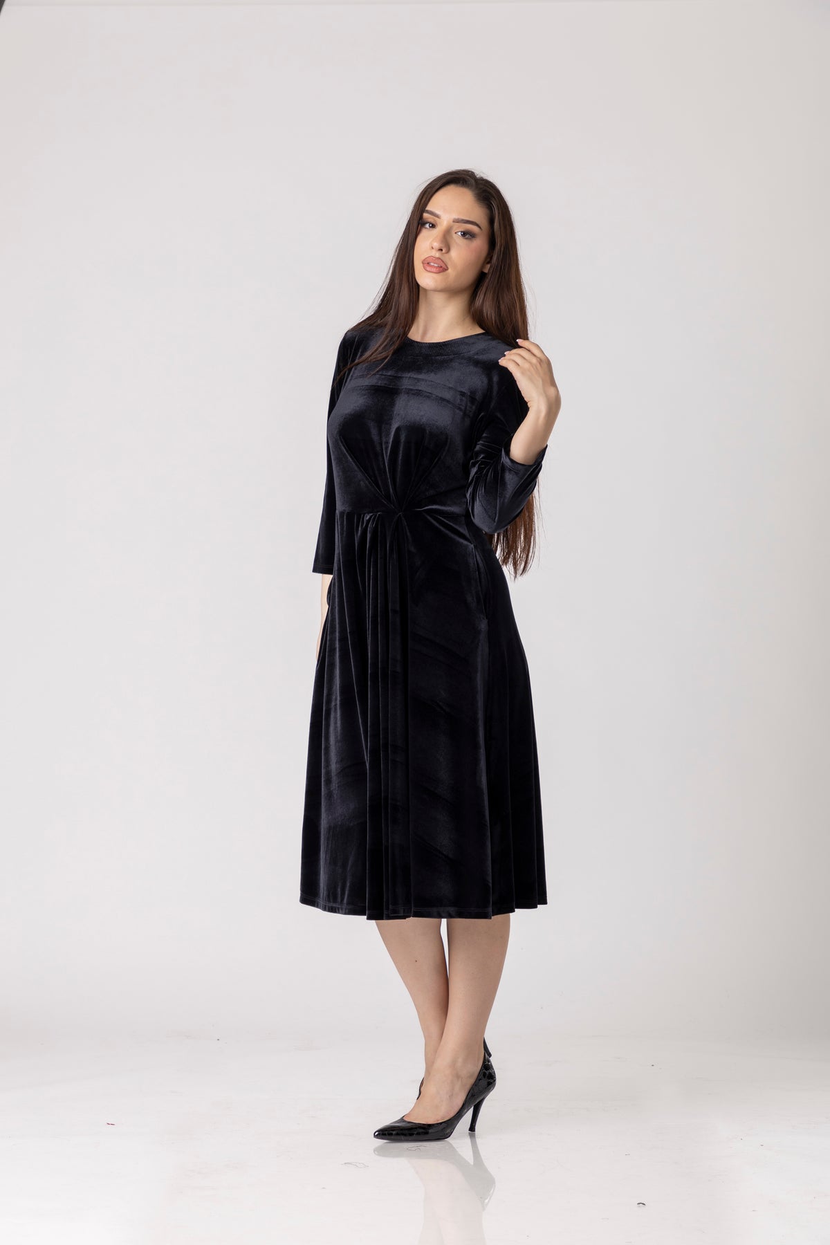 Kaven Velvet Midi Dress