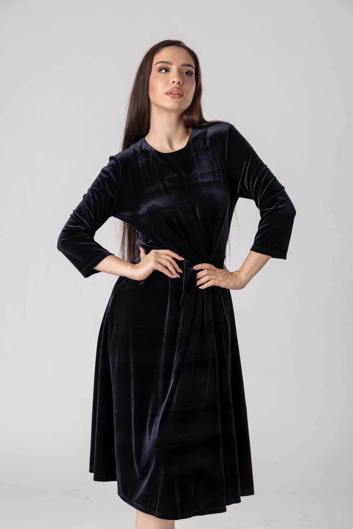Kaven Velvet Midi Dress