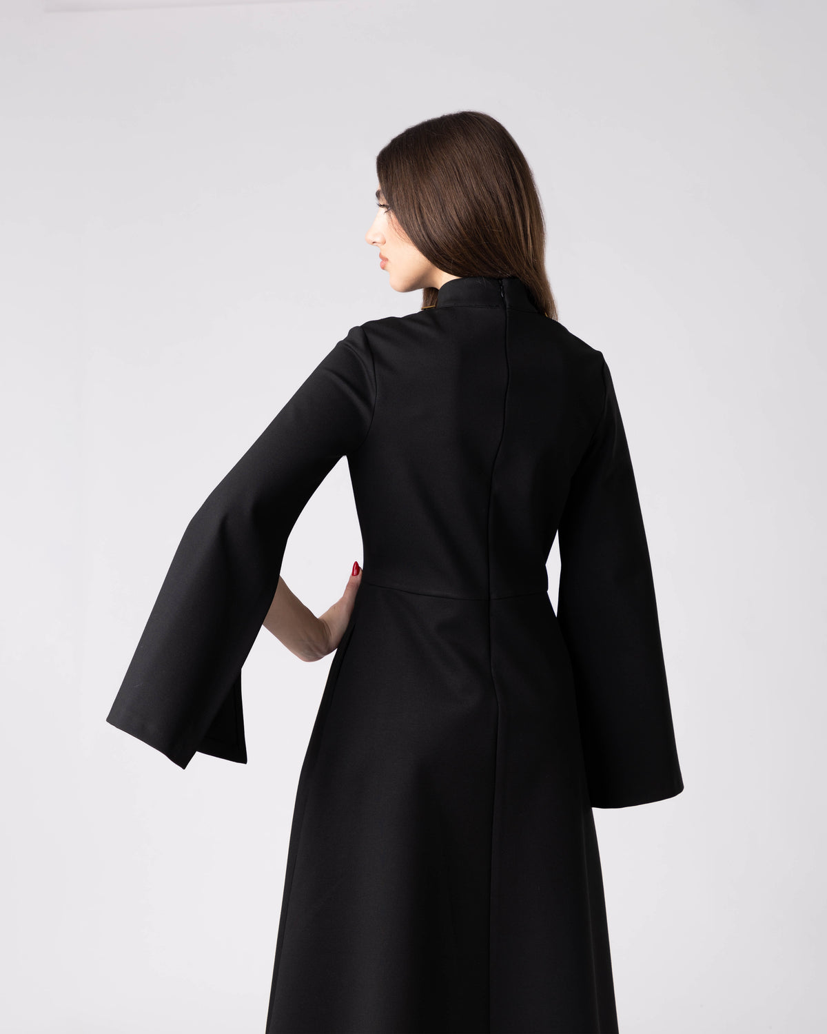 (PRE-ORDER) Elmyra Black Sculpted Midi Dress