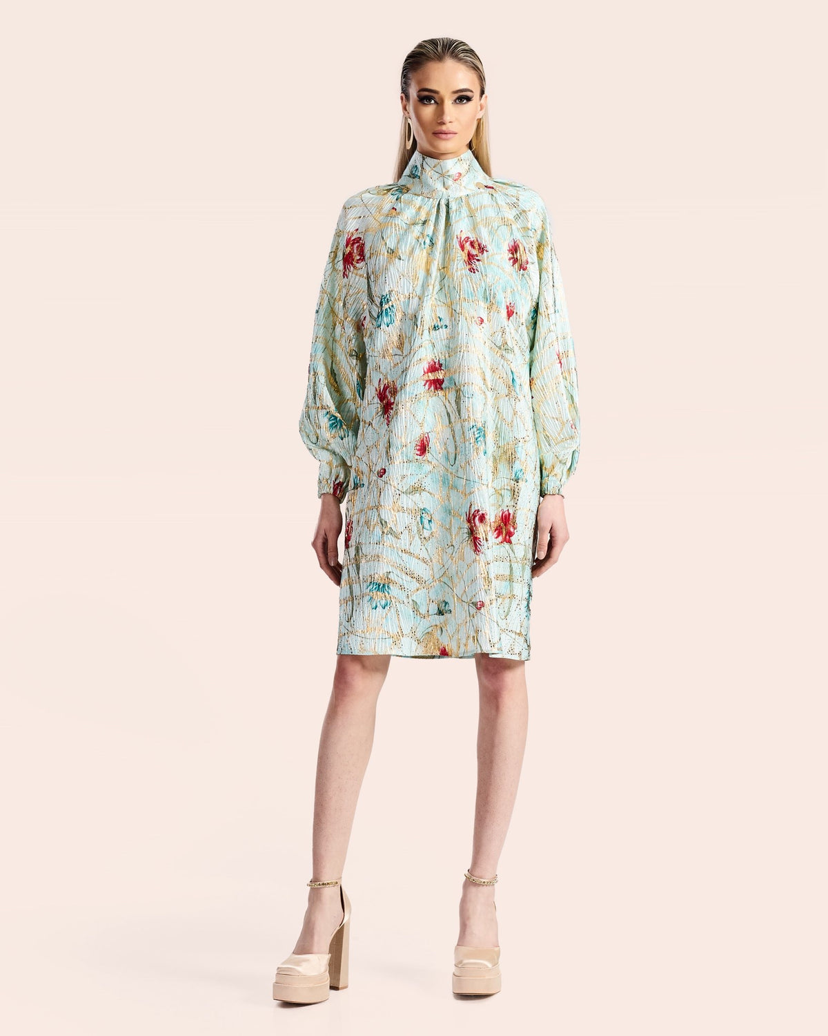 "Aqua Flora Elegance"